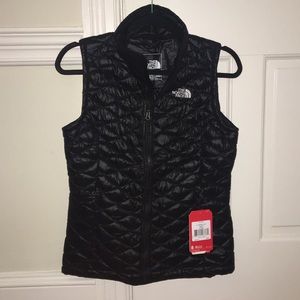 The North Face Black ThermoBall Vest - size Small